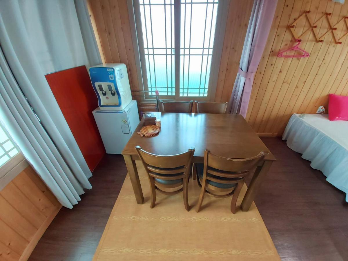 Hotel Feeling Good House Jeju Exterior foto
